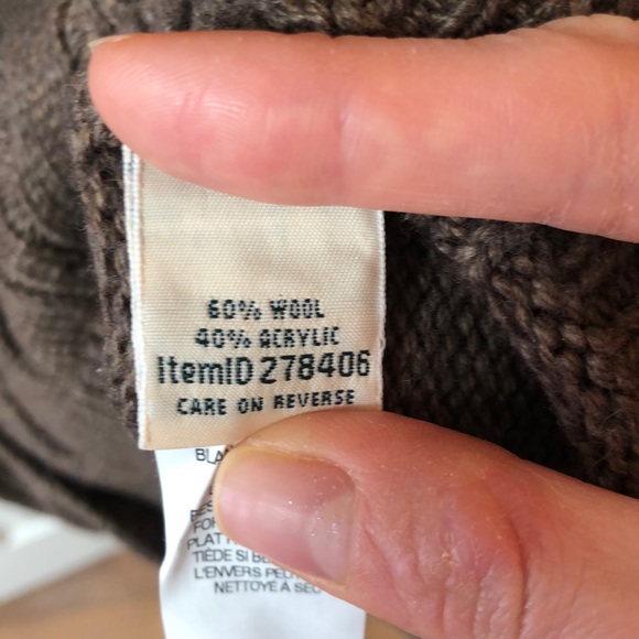 L.L. Bean Cable Knit Cardigan - Picture 4 of 8